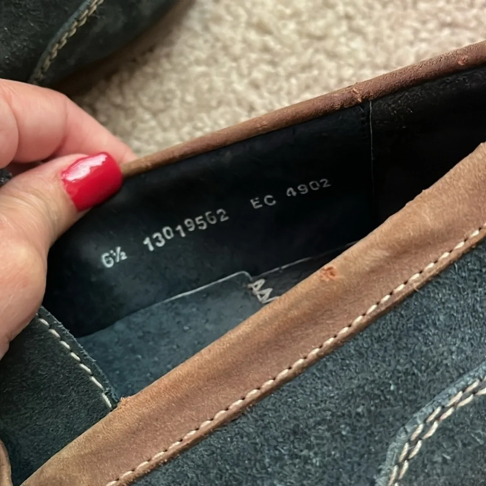“EMYCO- Men’s suede Loafers size 9”